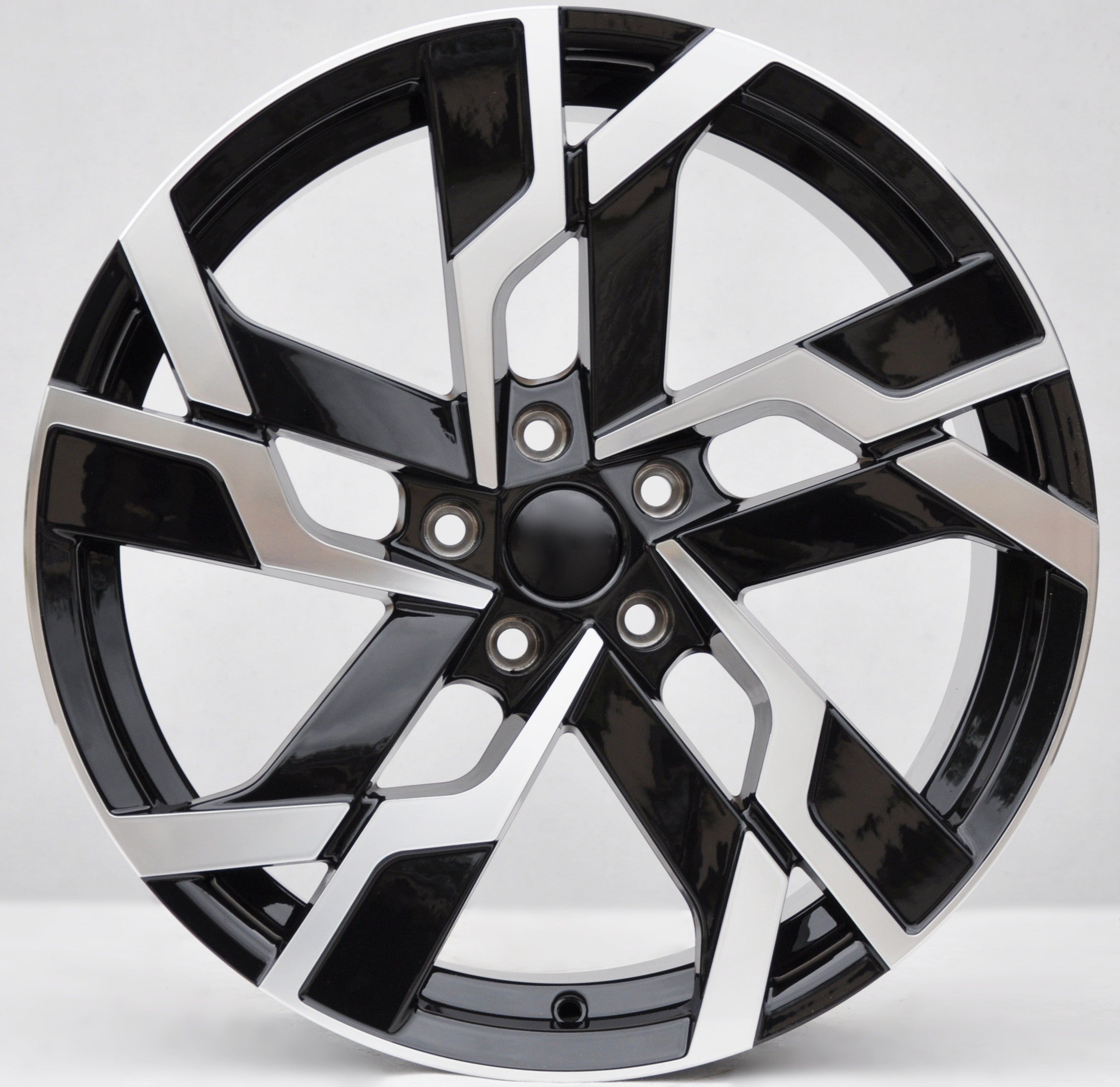 PDW 5696 Alufælge 19" 5x112 ET41 – Poleret/sort (sæt á 4)