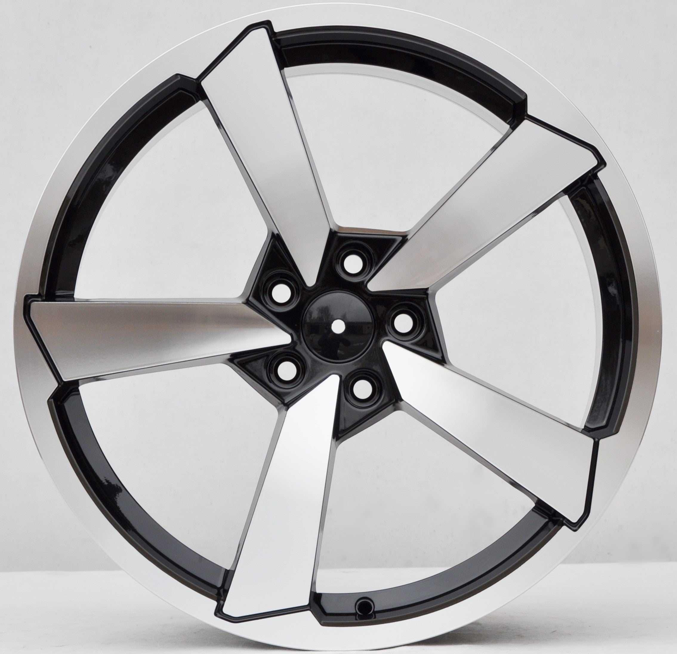 PDW 9781 Alufælge 19" 5x112 ET32 – Poleret/sort (sæt á 4)