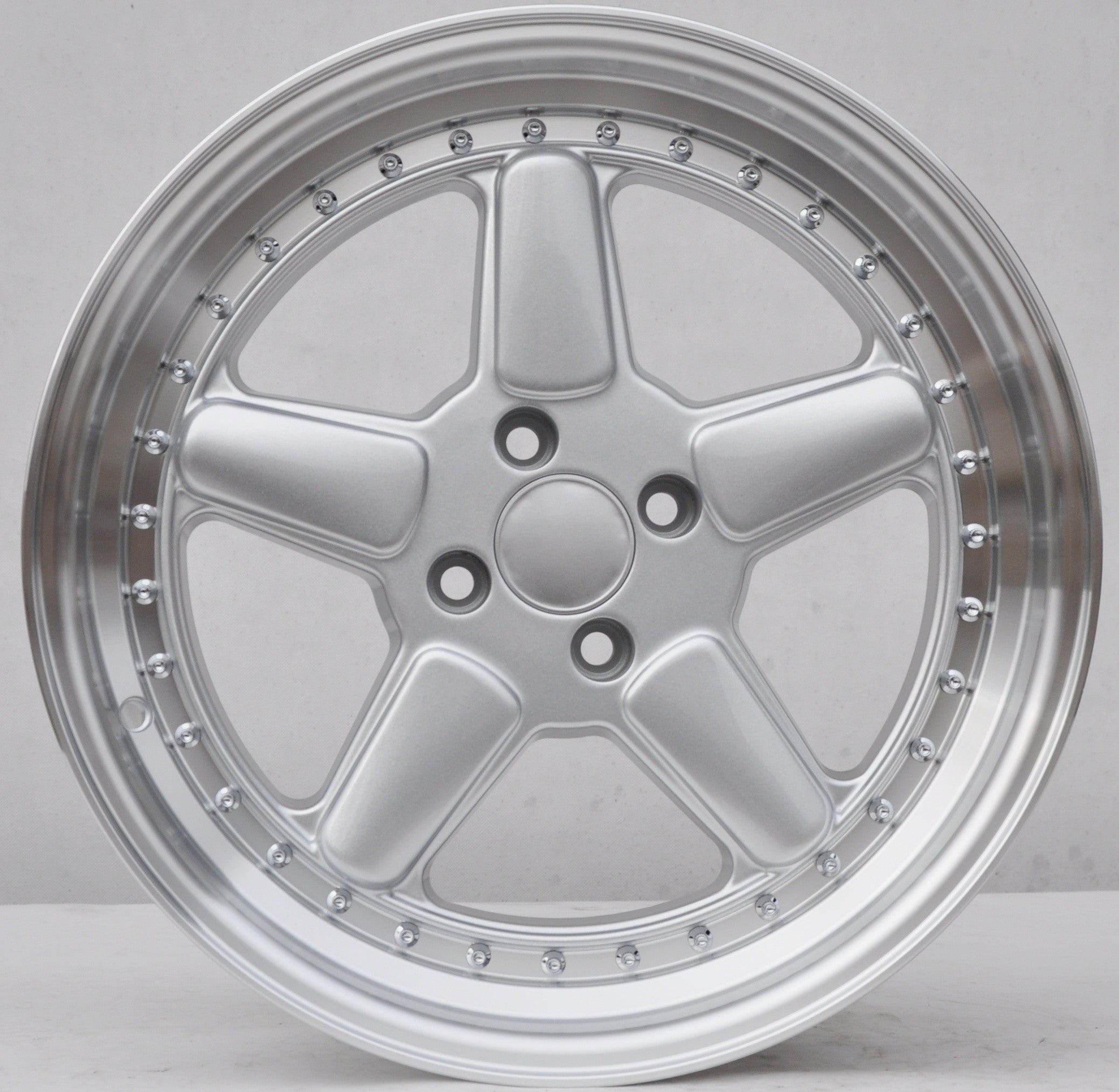 PDW 7961 Alufælge 17" 4x100 ET30 – Poleret/sølv (sæt á 4)