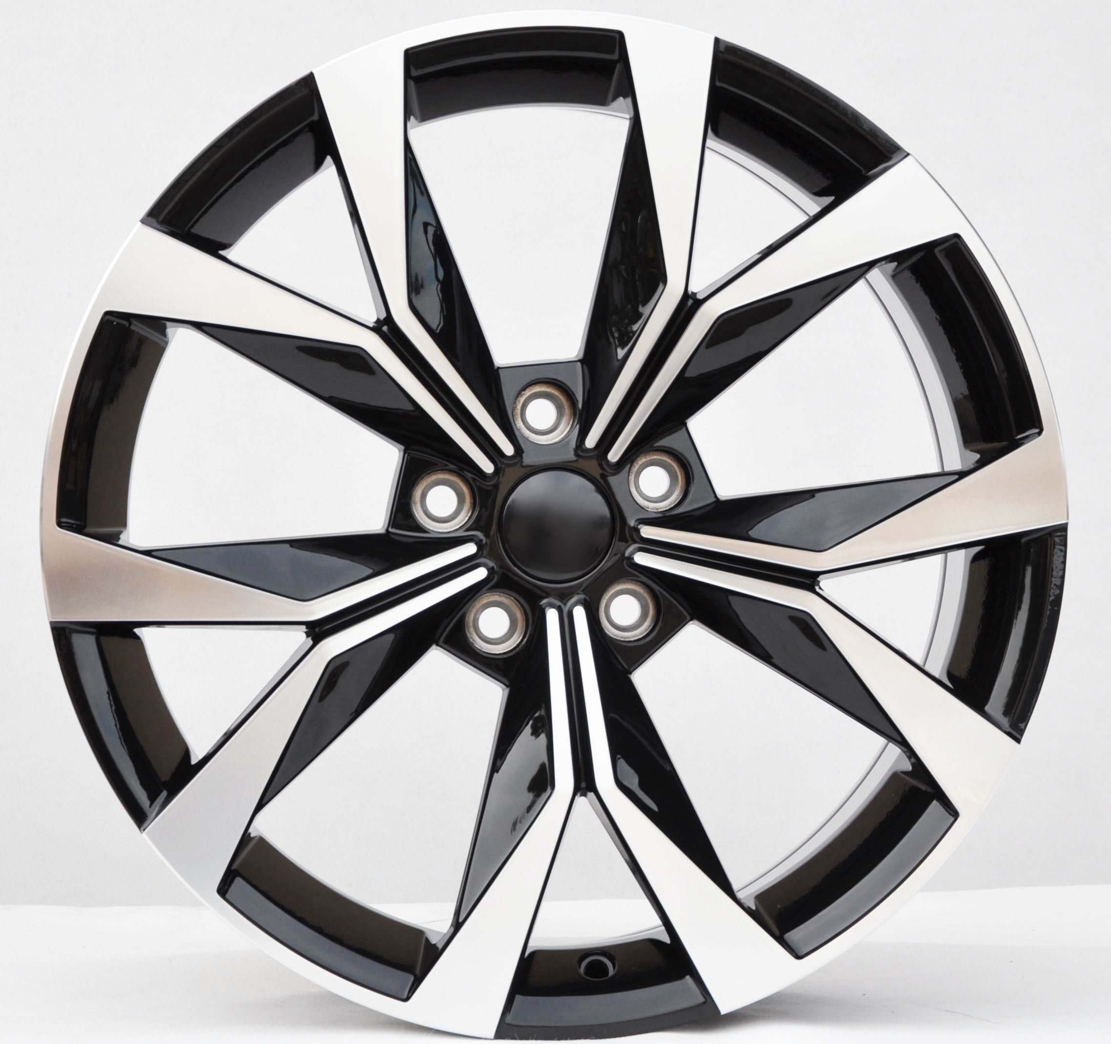 PDW 5627 Alufælge 18" 5x108 ET45 – Poleret/sort (sæt á 4)