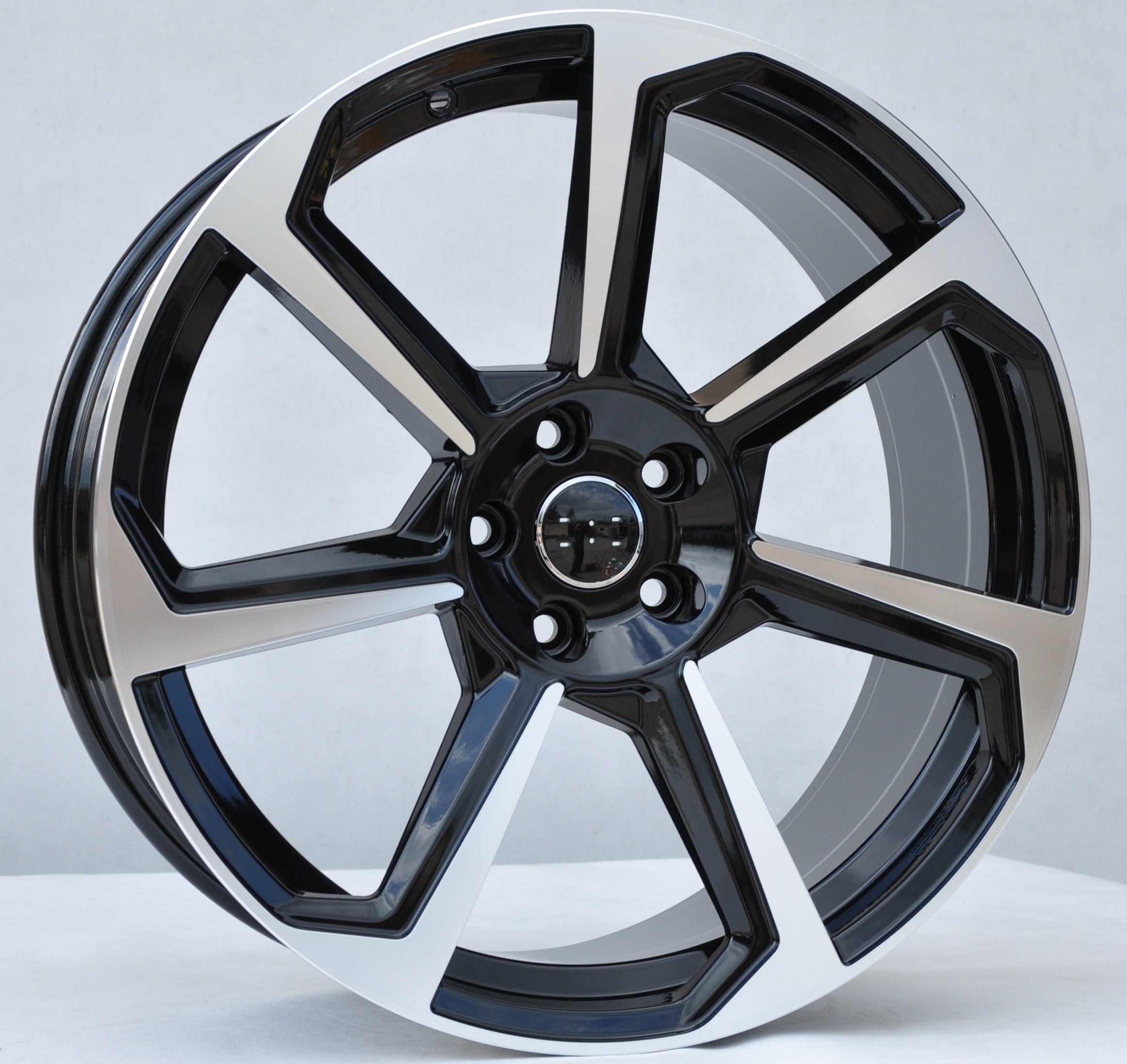 PDW 5213 (YF7070) Alufælge 19" 5x112 ET38 – Poleret/sort (sæt á 4)