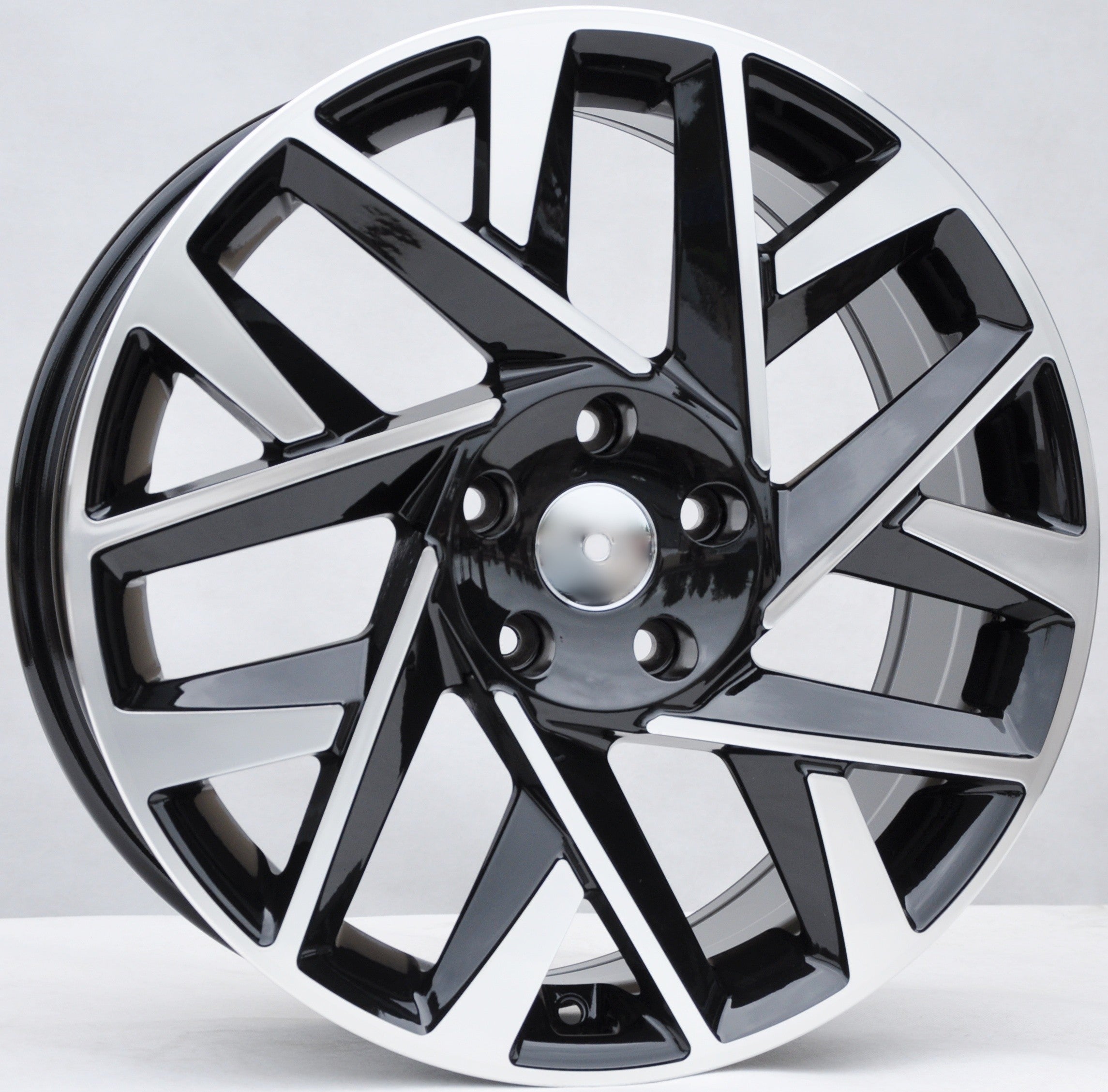 PDW 1072 Alufælge 18" 5x114.3 ET49.5 – Poleret/sort (sæt á 4)