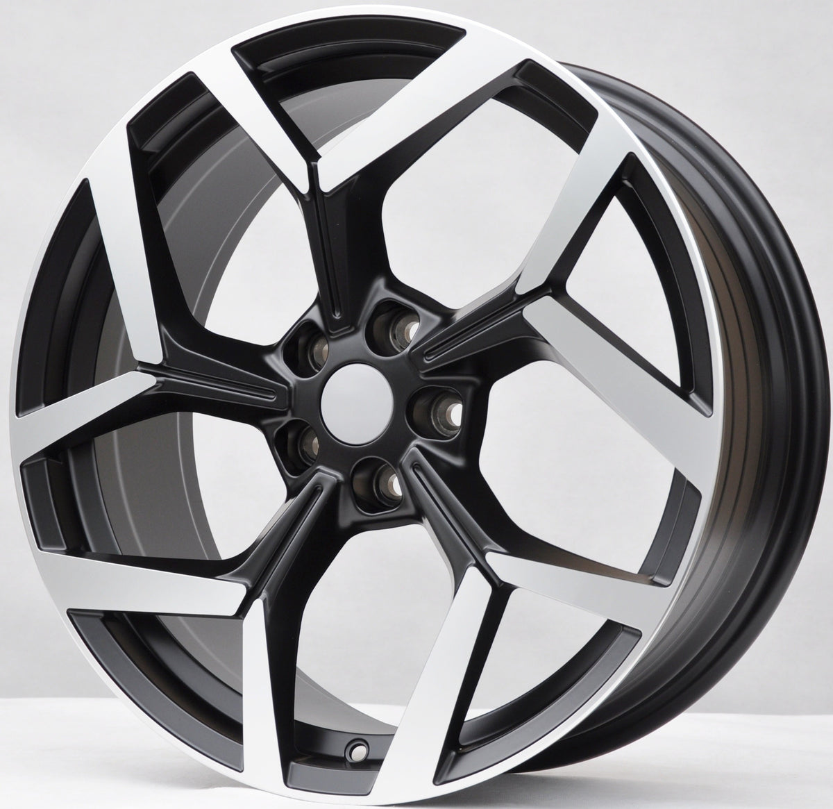 PDW 5729 Alufælge 18" 8J 5x108 ET47.5 – Poleret/sort halvmat (sæt á 4)