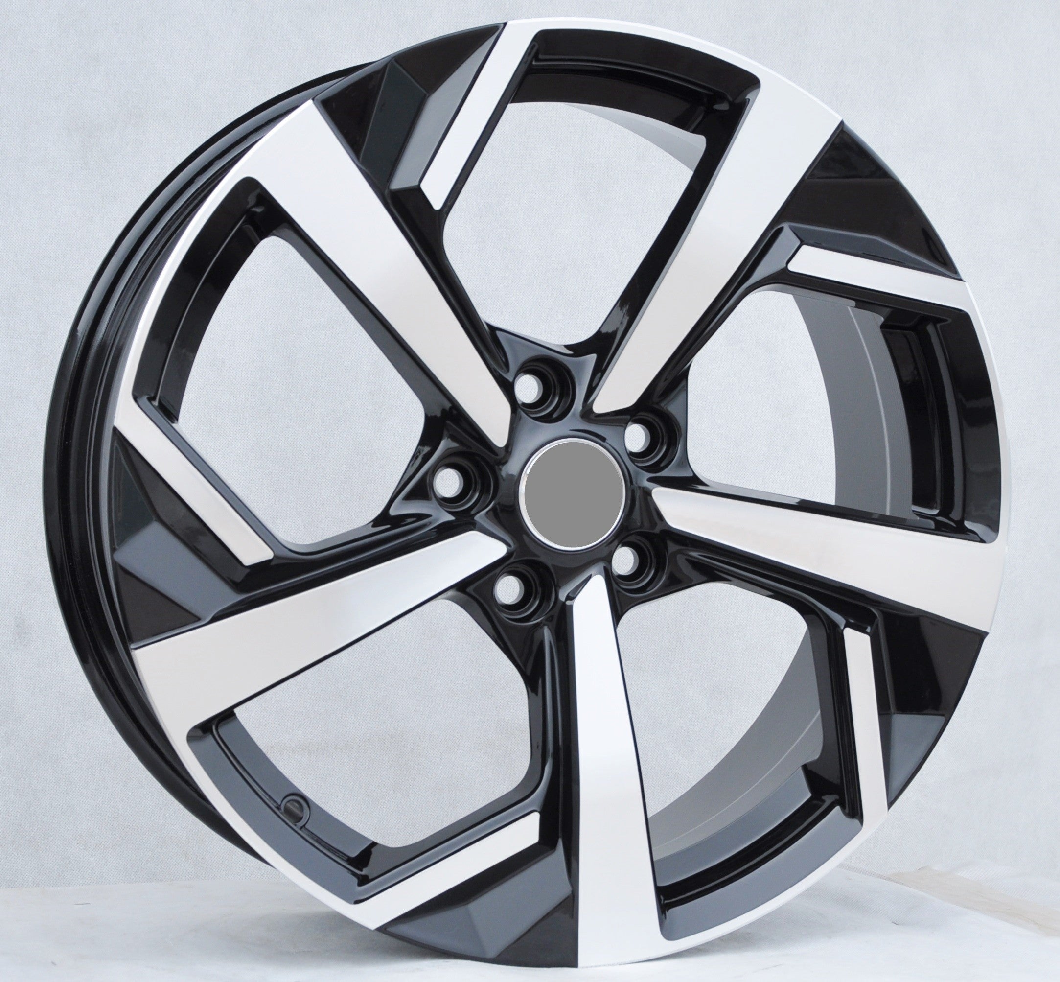 PDW 5372/173 Alufælge 16" 5x114.3 ET40 – Poleret/sort (sæt á 4)
