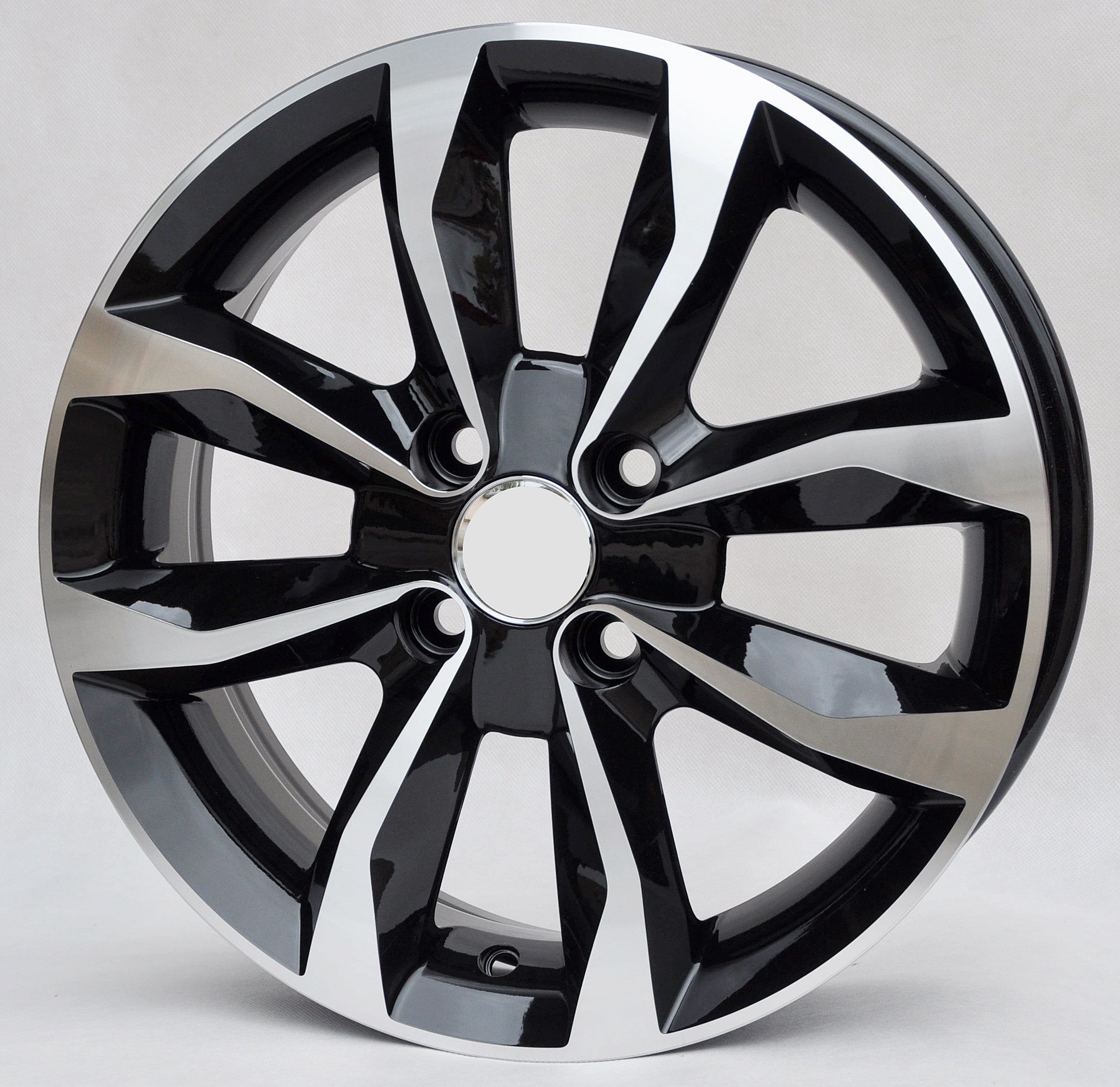 PDW 415 Alufælge 15" 4x100 ET50 – Poleret/sort (sæt á 4)