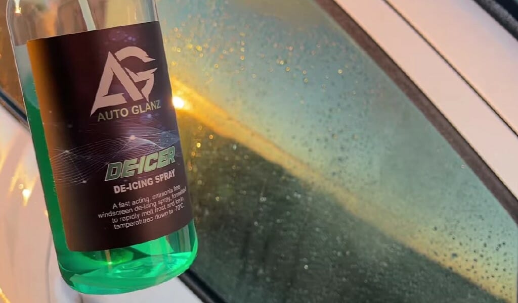 Nogle få sprays så er isen tøet op